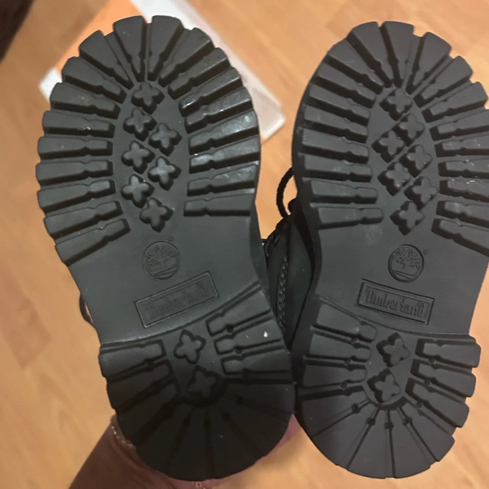 LIKENEW Timberland Premium Waterproof Black Nubuck Toddler Outdoor Boots Size 5